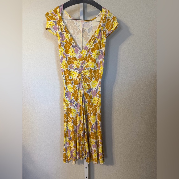 Free People Dresses & Skirts - Free‎ People Floral Ruched V Neck Midi Dress Yellow Purple XS